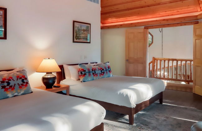 Boardman Monarch Upscale River Lodge HOT Tub! - Foto 73