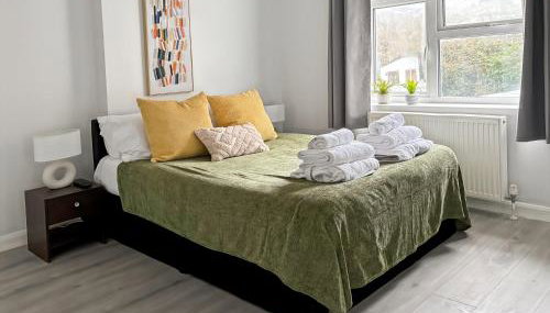 Cozy Hideaway With Hot Tub & Sauna Sleeps 7 - Foto 4