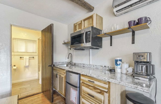 1BD Mnt View Suitehikingdogs Welcome! - Photo 5