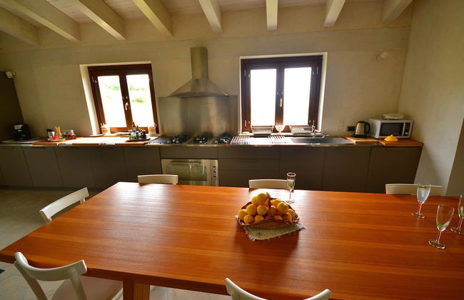 Elegant, Historical Villa with Swimming Pool in Rural Region near Etna - Foto 12