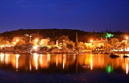 Villa Ana Apartments - Photo 25