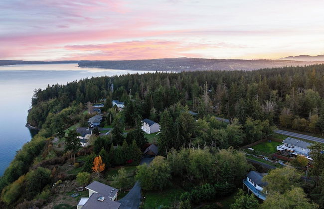 Incredible Water Views, Deck Relaxing Retreat Greenbank Getaway by Avantstay - Foto 34