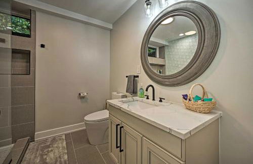 Luxury Family Home with Deck, Swim Spa and Grill! - Foto 24