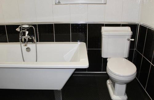 4 bedroom home with games room - sleeps 8 Perfect for families, groups and contractors - Foto 21