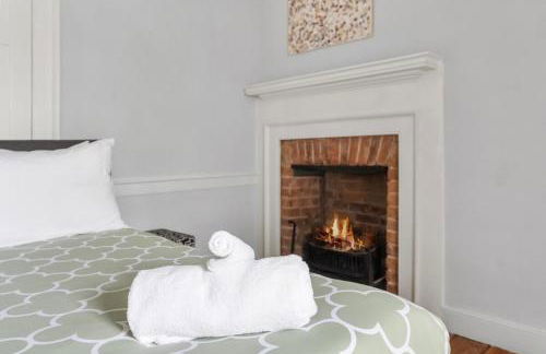 Old Town Gem Walk to King Street Sleeps 14 - Foto 11