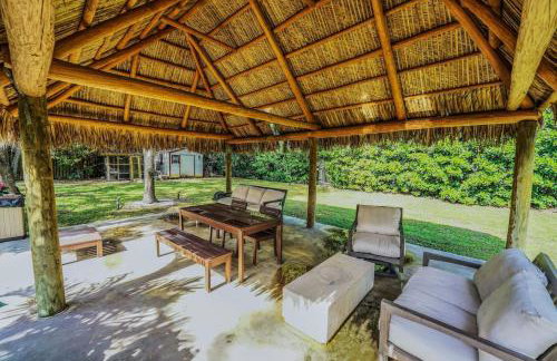 Upgraded Lux Retreat in Coconut Creek with Pool and Hot Tub - Foto 9