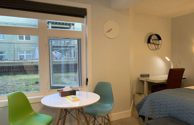 A Lovely Studio with Full Kitchen & AC - Photo 5