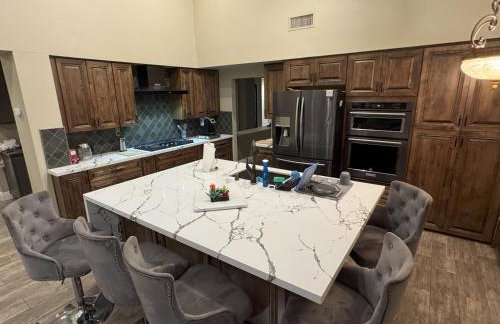 Riverside Views & Pool Retreat - Foto 54