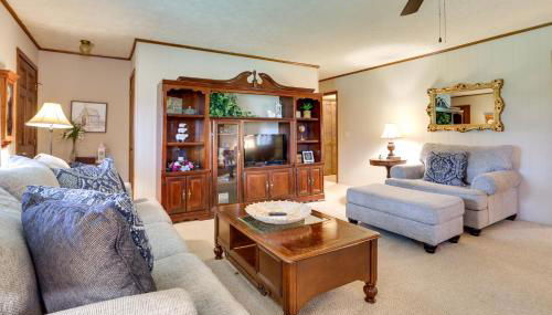 Cozy Georgia Getaway with Deck, Grill and Fire Pit! - Foto 4