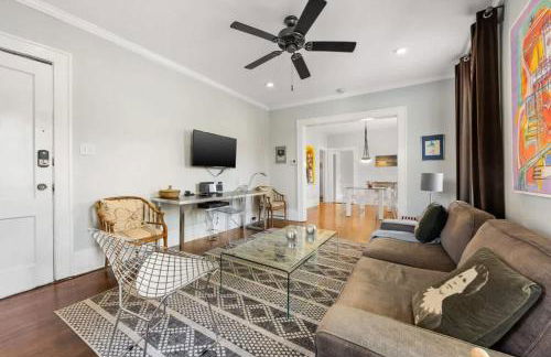 Retro 1BR in Elizabeth with Porch & Eclectic Design - Foto 12