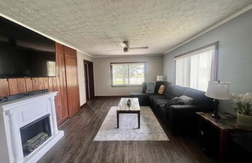 Spacious Lake Retreat for Families - Foto 44