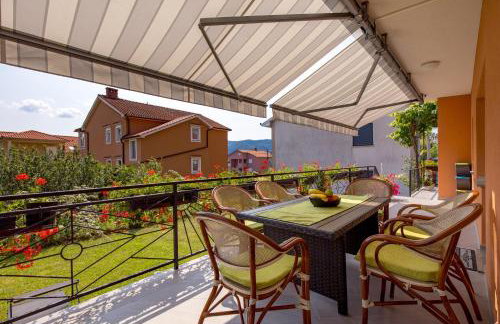 Apartment Flowers - Photo 6