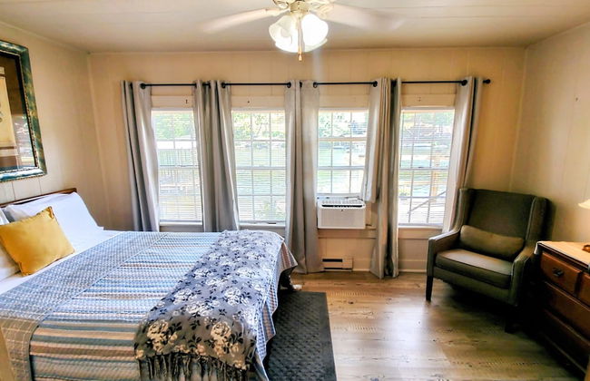 Edgewater Resort - Photo 5