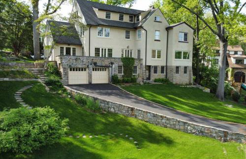 Luxury 5 Star Home with Amazing Water Views - Foto 38