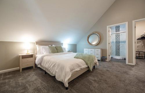 Near Downtown-2 En-Suites - Garage - Sleeps 9 - Foto 18