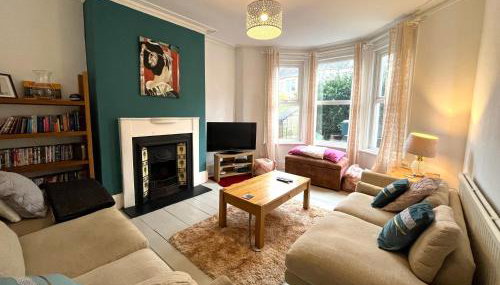 Charming cottage retreat with garden - sleeps 12 - Foto 1