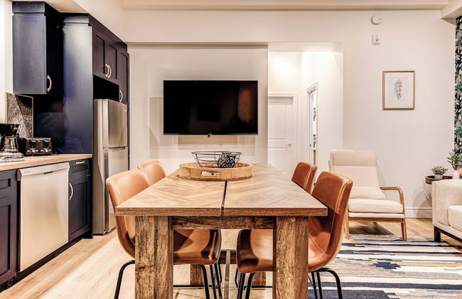 Historic Two Bedroom Facing Parliament - Photo 6