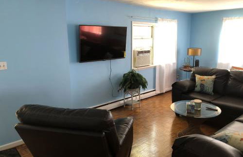 Beach Front on the Bay in our Rustic, Pet Friendly Cottage home - Photo 10