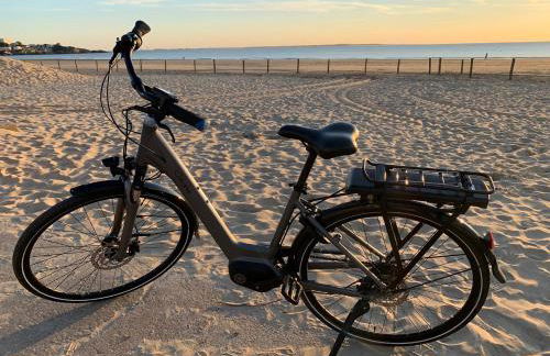 Appt 4 pers, centre-ville tout à pieds, plage 300m, aperçu mer, très calme parking privé, possibilité garage et location vélos électriques - Foto 25