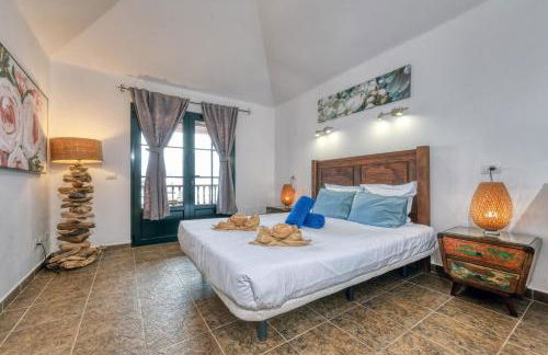 Casa Hibiscus - Shared Pool and BBQ - Close to Seafront Promenade By Lanzarote Vacation Homes - Foto 13