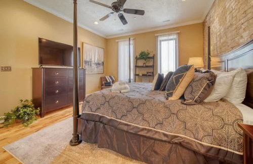 Luxury Downtown South Haven Condo With Rooftop Deck - Photo 16