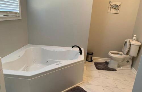 Luxury Pool with King beds Near Shops and Dining - Foto 36