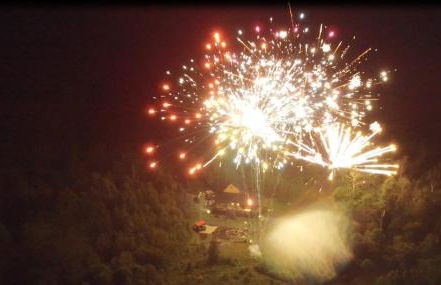 1800ML - As Seen on TV 1 mile from skiing great views hot tub fire pit beach Pool gym passes - Foto 49