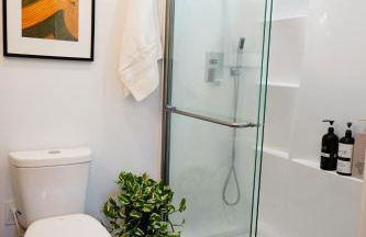 Private Family Friendly Guest Home - Photo 14