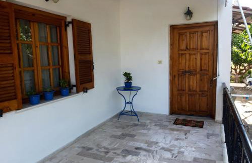 Glyfada's Family Apartment - Photo 18