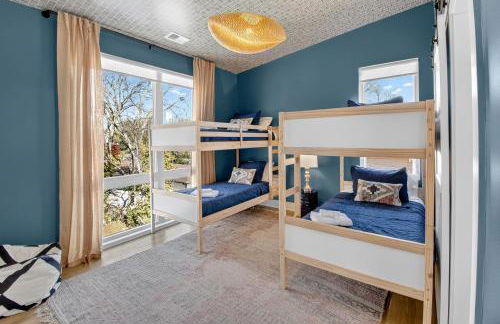 Boho-Chic Home with a Hot Tub, Fire Pit - Foto 6