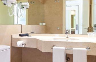 Suites Viena Plaza de España - Photo 62