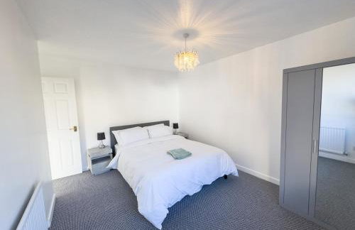 Spacious Newport Home Near ICC & Local Attractions - Foto 17