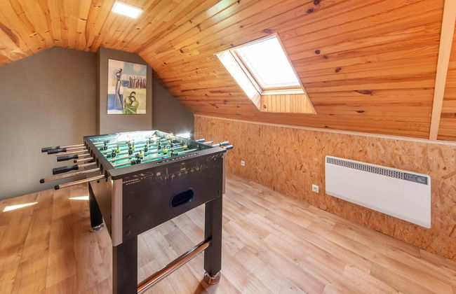 Detached House with Sauna & Hot Tub near Ski Resort & Nature Park - Photo 27