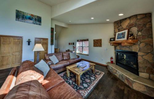 Mountain Bliss 3 BR Retreat With Views and Hot Tub - Foto 7
