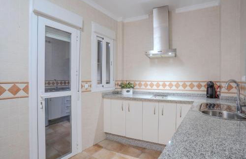 Apartment in Peñaflor with Charming Patio - Foto 18