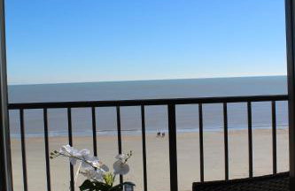 Beachfront Condo with Pool a Summer Escape for 6 - Foto 26