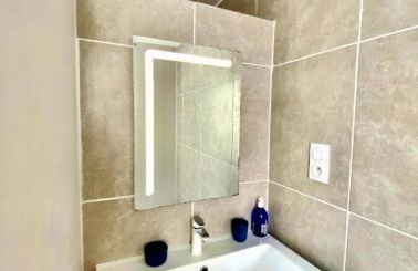 Chez Joyce - T2 Cosy & Moderne - Climatisé - Proche de la Cité médiévale - Foto 5