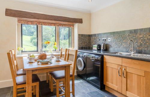 Lakeside Cottage - Photo 9