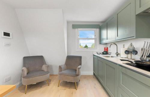 Stunning 4 Bedroom Abode in Zone 1 - Balcony - Sleeps 9 - Foto 21