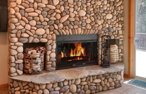 Rivercrest Lodge with Hot Tub-Pool Table-Firepit - Foto 24