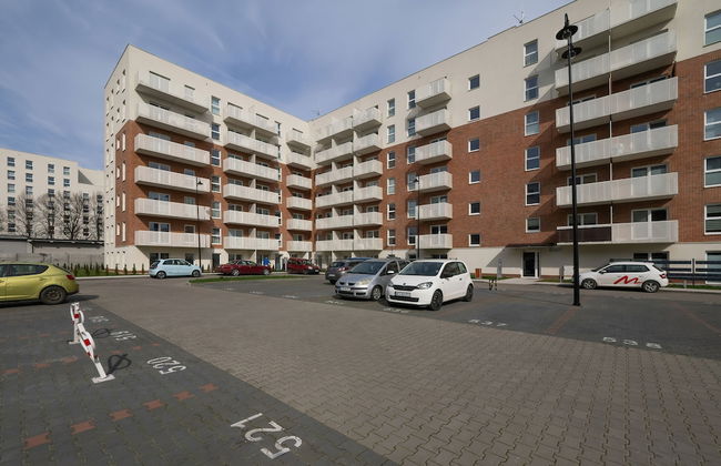 Modern Studio With Balcony by Renters - Photo 36