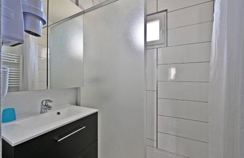 LE PETIT BONHEUR - PLACE PARKING PRIVEE - CLiM - TERRASSE - PISCINE PARTAGEE - PROCHE PARC SPIROU - Foto 12