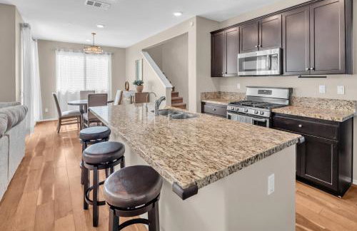 Stylish 3br 3 Bth w fireplace - Foto 20