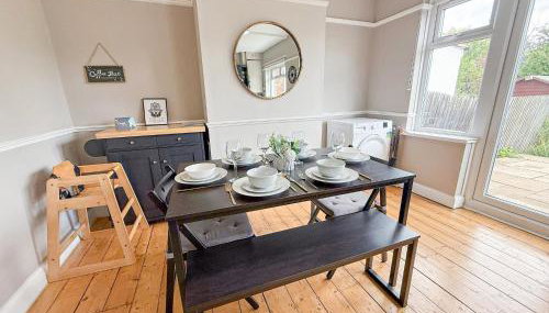 Spacious 3BDR House in New Malden with FREE Parking and Garden near Kingston upon Thames, Wimbledon & Raynes Park by NourNest Apartments - Foto 3, Garden, heating, Other