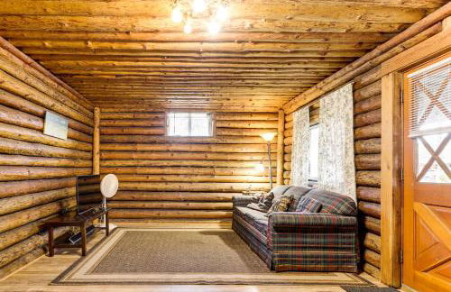 Watefront Getaway with Mtn Views and Dock in Clearlake - Foto 4