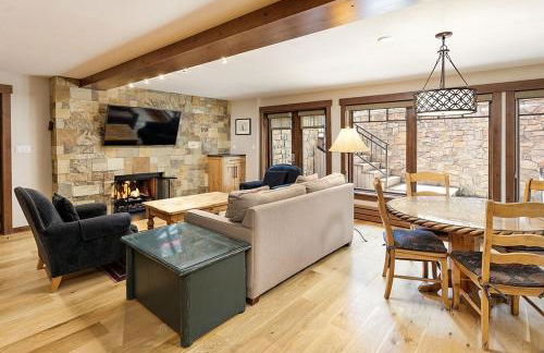 Fasching Haus Unit 12, Lower Level Deluxe Condo w/ Open Living Area & Gas Fireplace - Foto 4