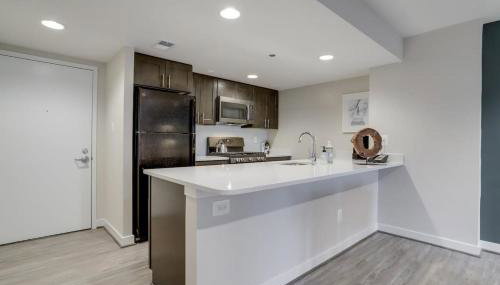 Sojourn Courtland Towers 2 BR - Foto 2