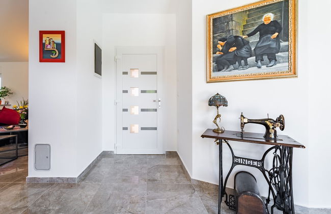 Modern Villa With Pool and Terrace - Foto 20