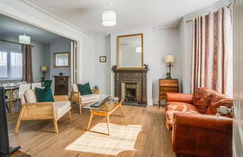 4BR Family Home, Garden, WiFi, 5mins to Elisabeth Line & 10min to Stratford - Foto 35