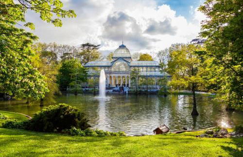 Trendy Urban Hideaway in Madrid - Photo 14